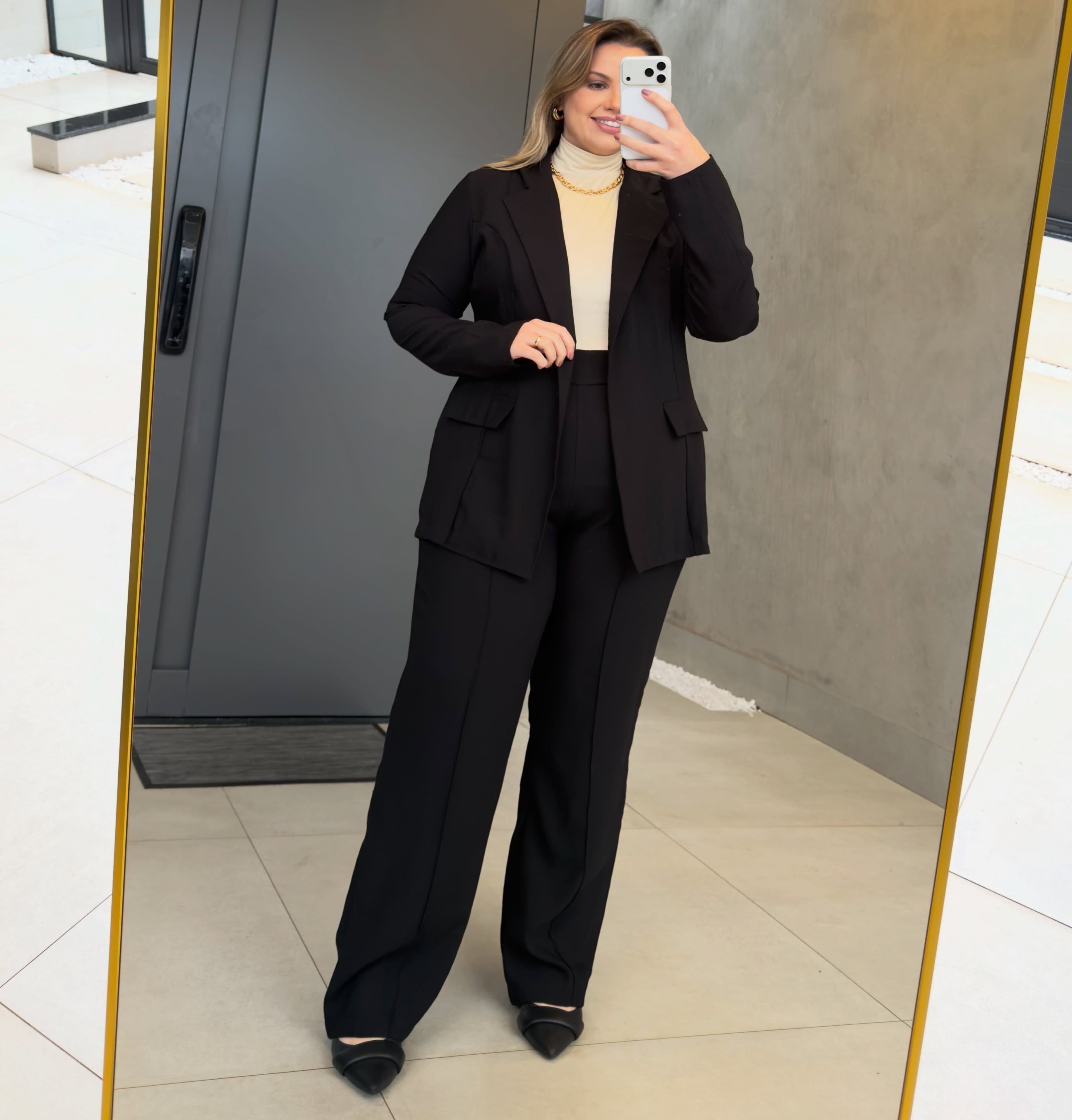🖤Elegância que veste confiança!
G1 e G2 R$279,90

O conjunto de alfaiataria perfeito para quem ama se sentir poderosa, 